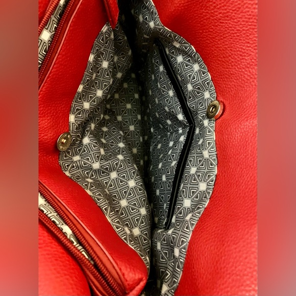 Kelly & Katie Red Tasseled Handbag Gold-Tone Hardware - Picture 5 of 11